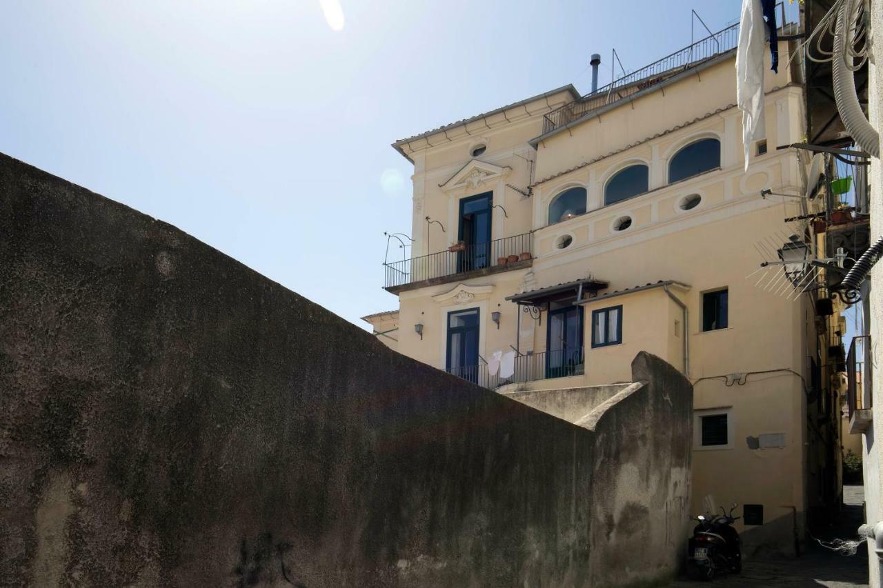 Starhost - Dimora Copeta Appartement Salerno Buitenkant foto